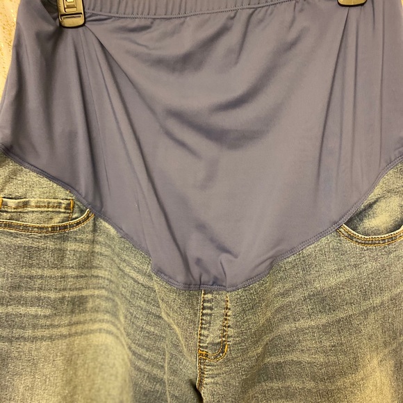 Maternity Jeans - Picture 3 of 4